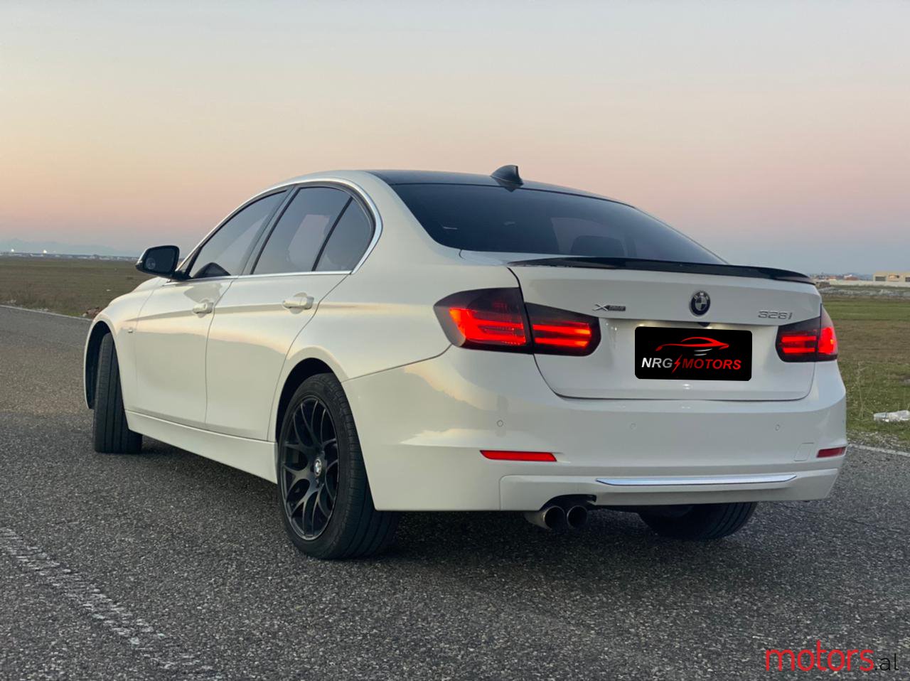 2013' BMW 3 Series photo #4