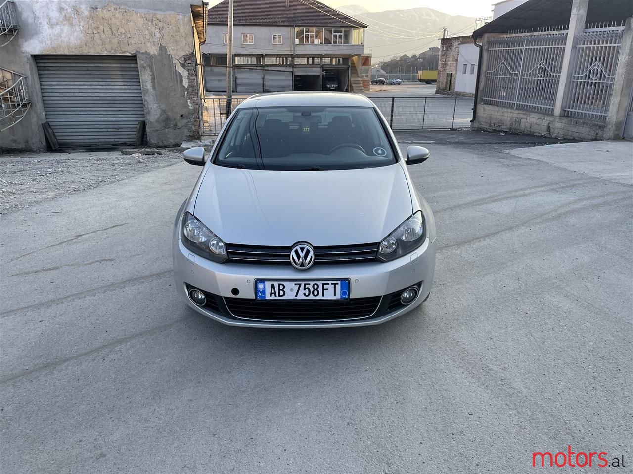 2010' Volkswagen Golf photo #2