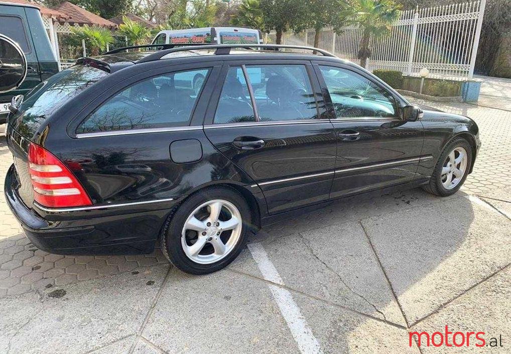 2004' Mercedes-Benz 220 photo #1