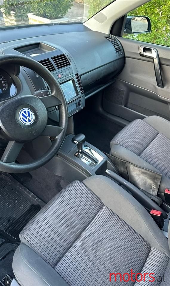 2003' Volkswagen Polo photo #2