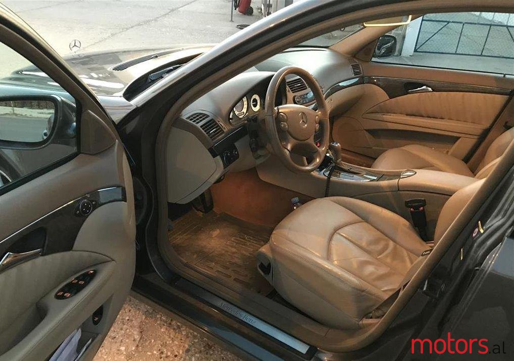 2007' Mercedes-Benz E 220 photo #2