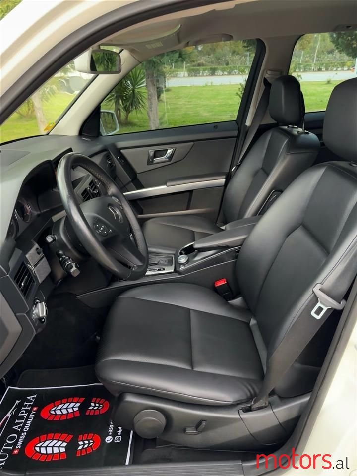 2009' Mercedes-Benz GLK 220 photo #3