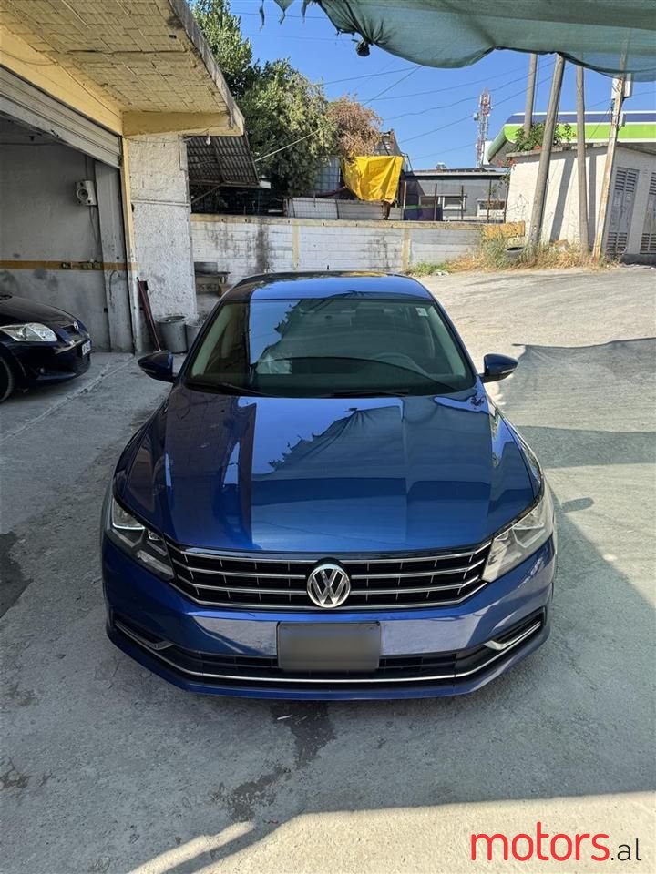 2016' Volkswagen Passat photo #5