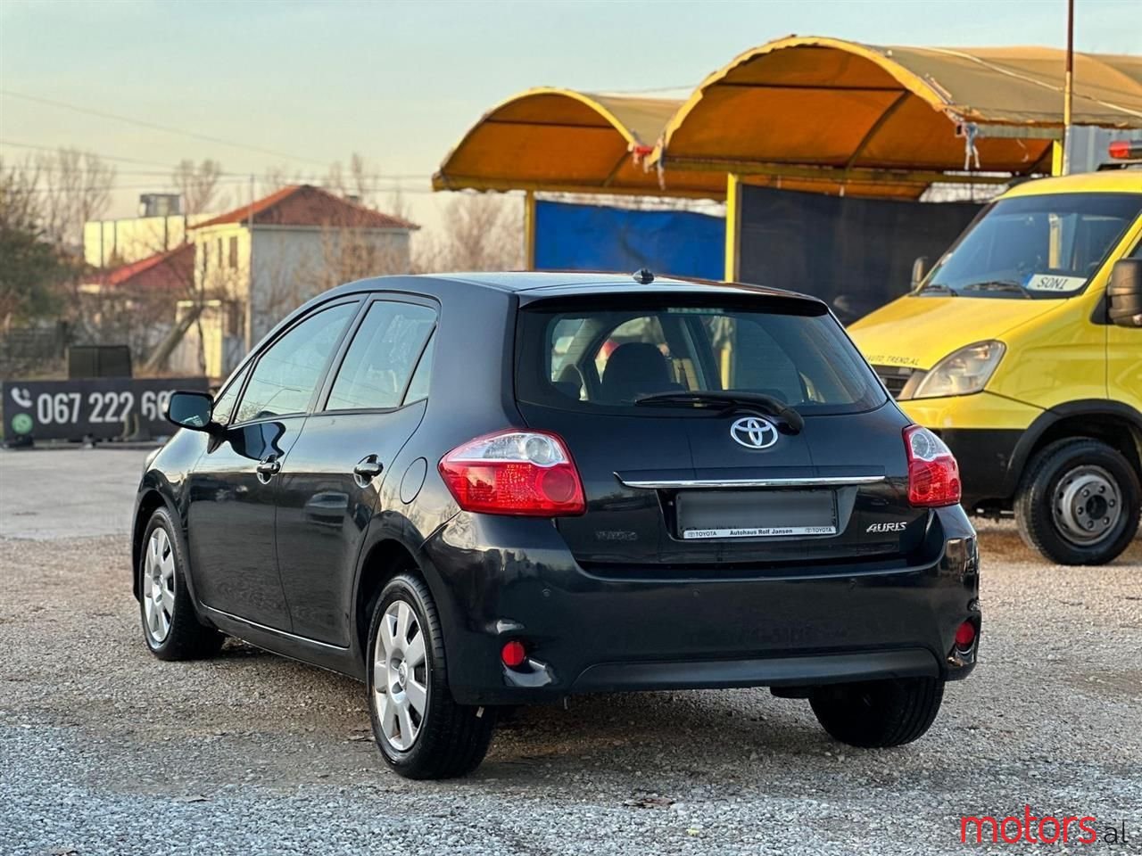 2010' Toyota Auris photo #2