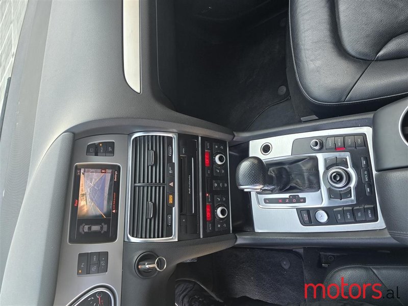 2011' Audi Q7 photo #6