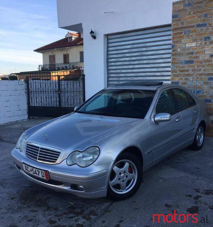 2002' Mercedes-Benz 220 photo #1