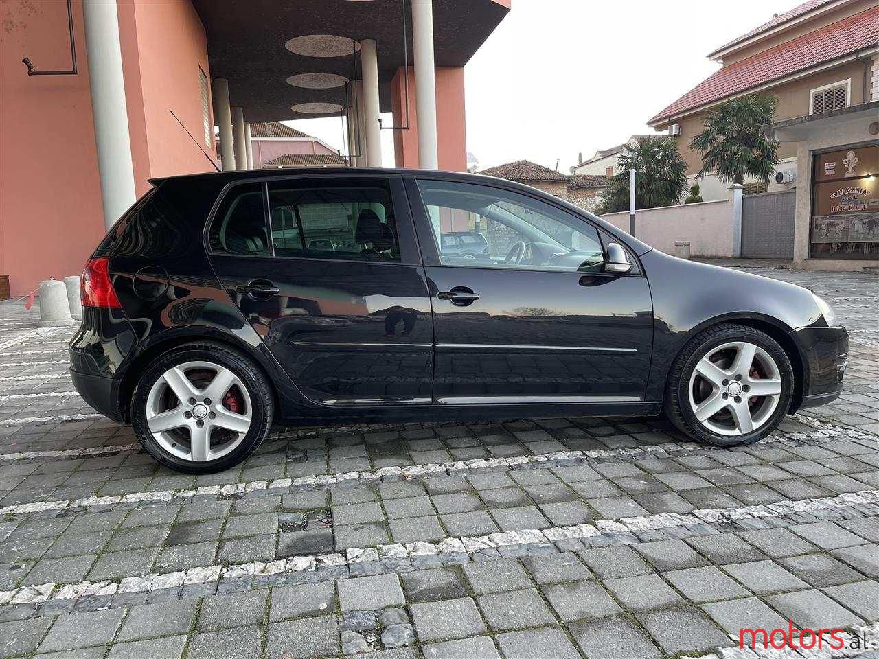 2008' Volkswagen Golf photo #2
