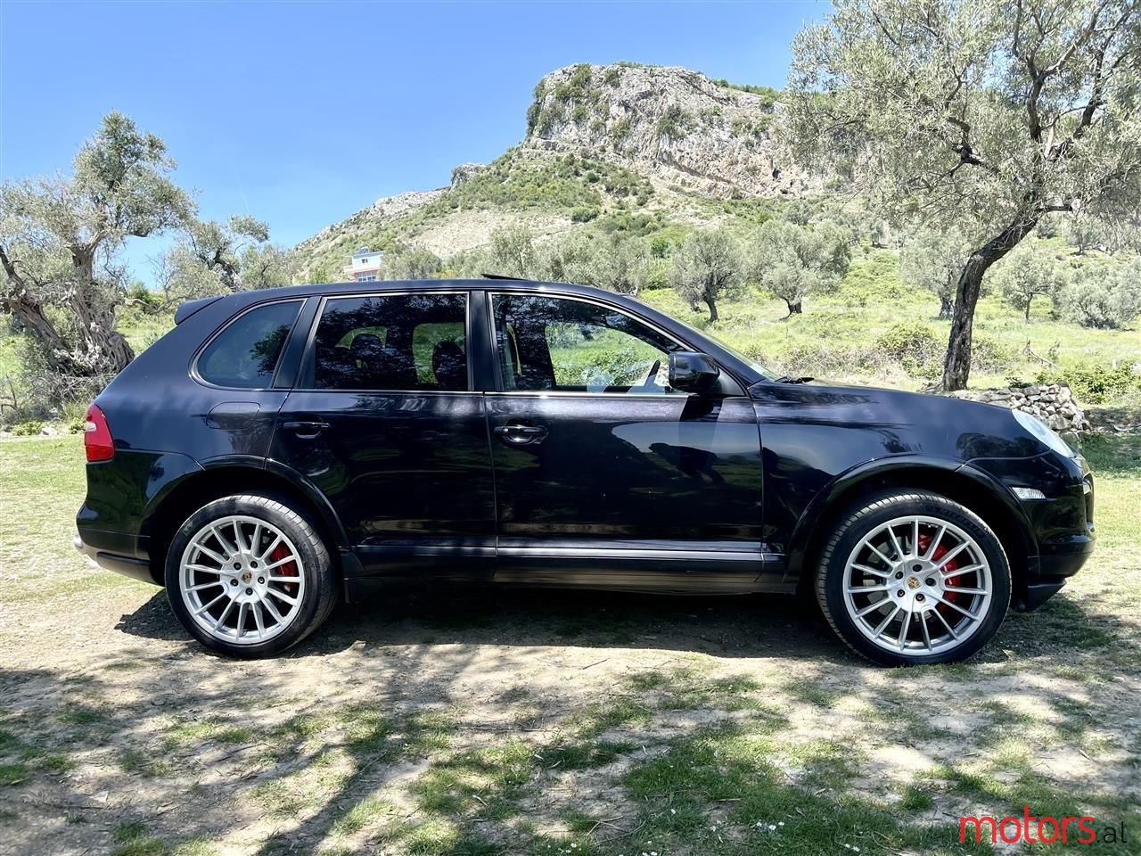 2009' Porsche Cayenne photo #2