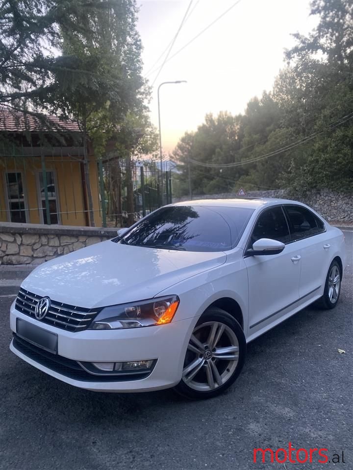 2013' Volkswagen Passat photo #1