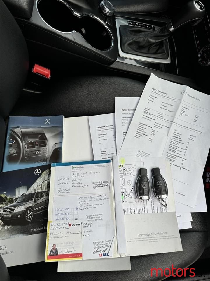 2009' Mercedes-Benz GLK 220 photo #2