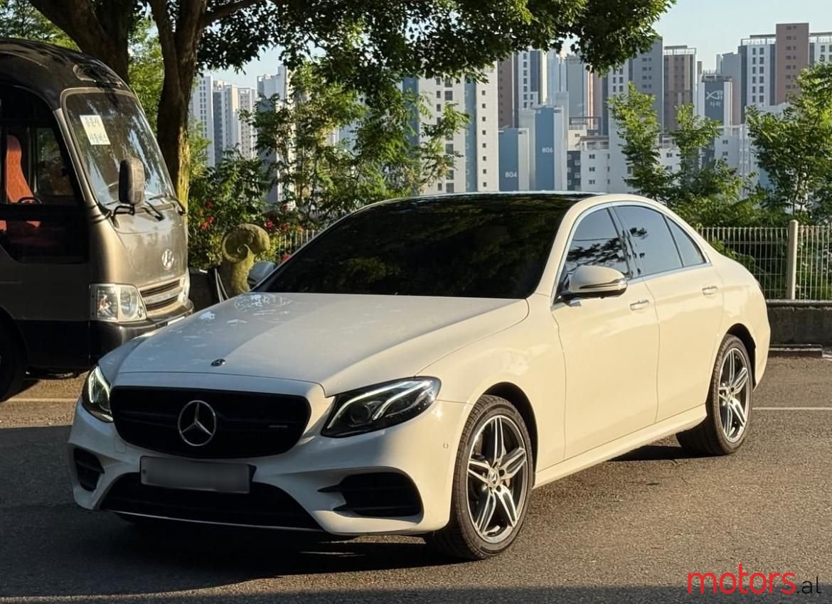 2017' Mercedes-Benz E 350 photo #1