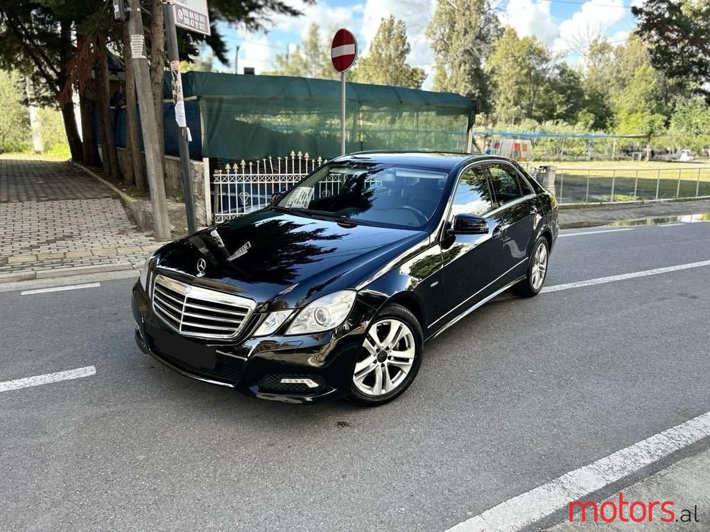 2010' Mercedes-Benz E 220 photo #1