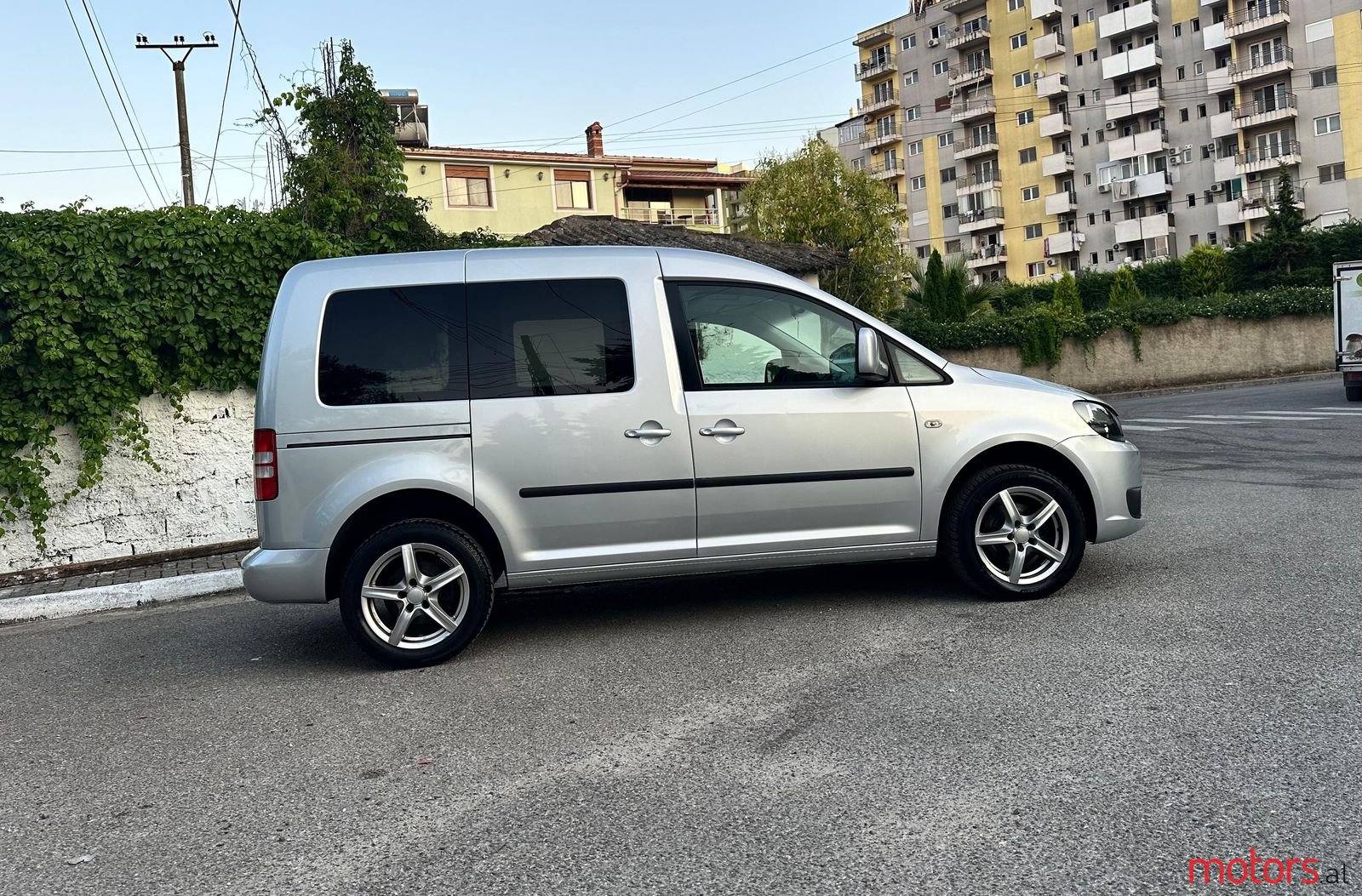 2010' Volkswagen Caddy photo #4