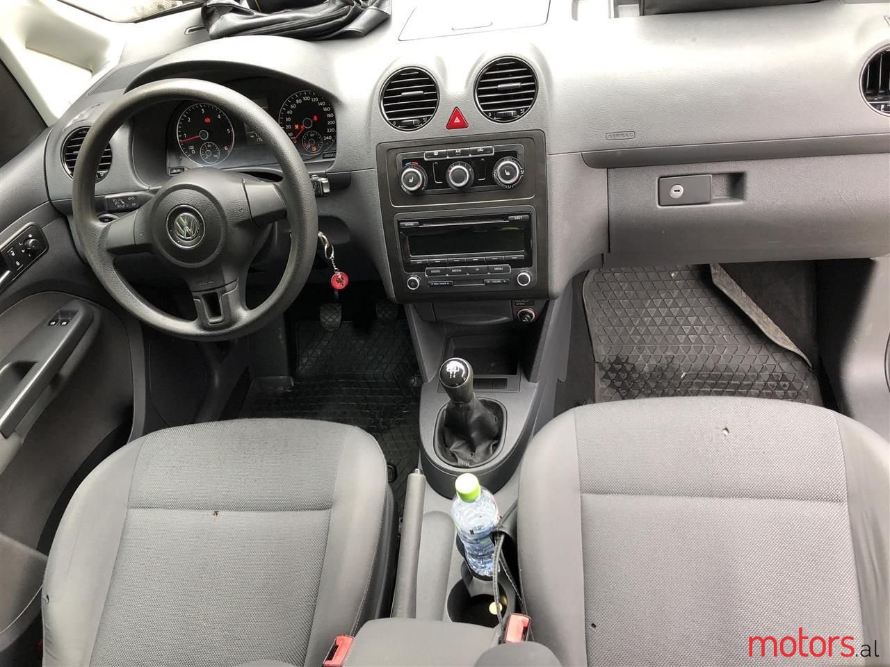 2013' Volkswagen Caddy photo #6