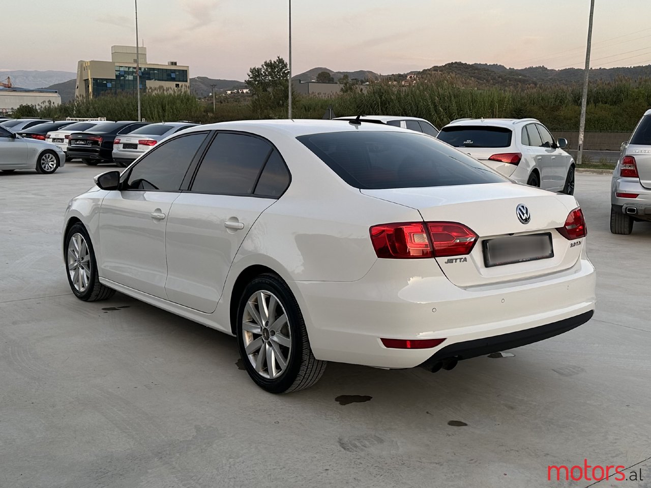 2011' Volkswagen Jetta photo #4