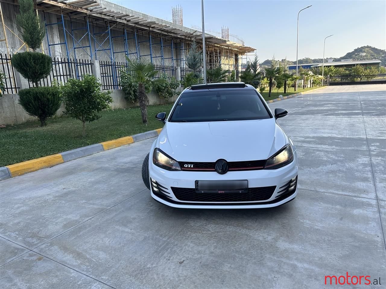 2015' Volkswagen Golf photo #2