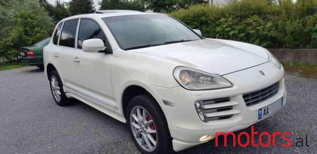 2010' Porsche Cayenne photo #1