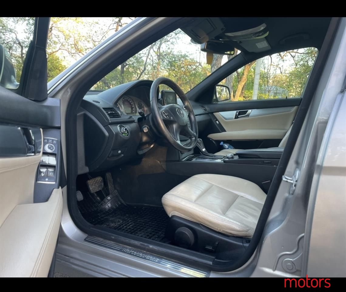 2008' Mercedes-Benz C 220 photo #6