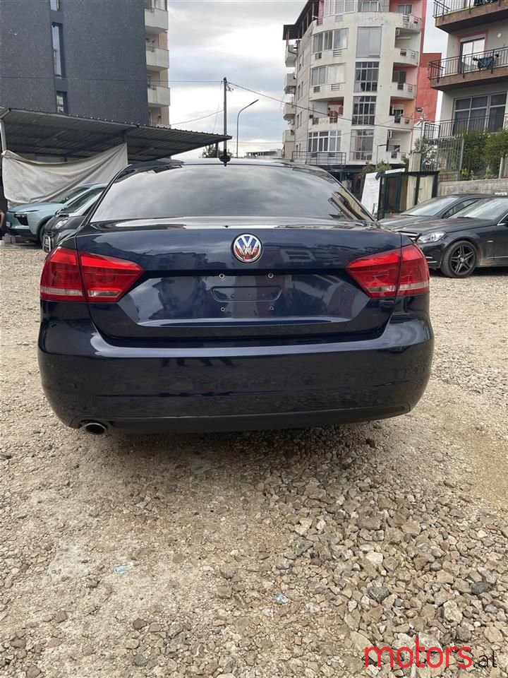 2012' Volkswagen Passat photo #5