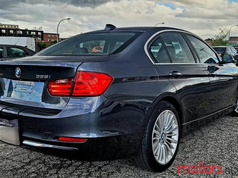 2015' BMW 3 Series photo #1