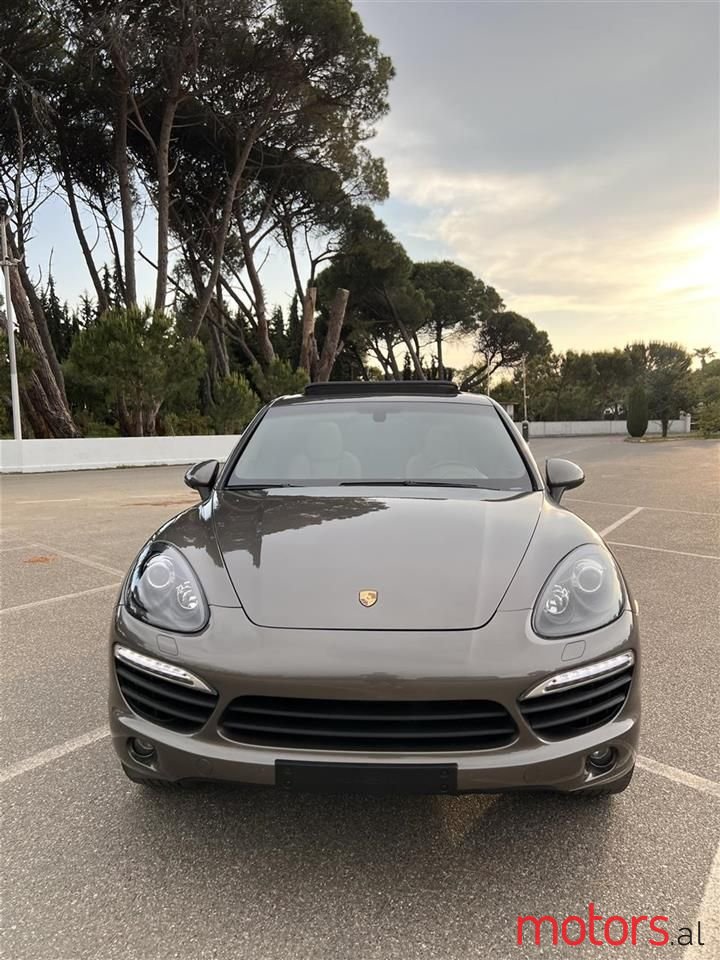 2013' Porsche Cayenne photo #3