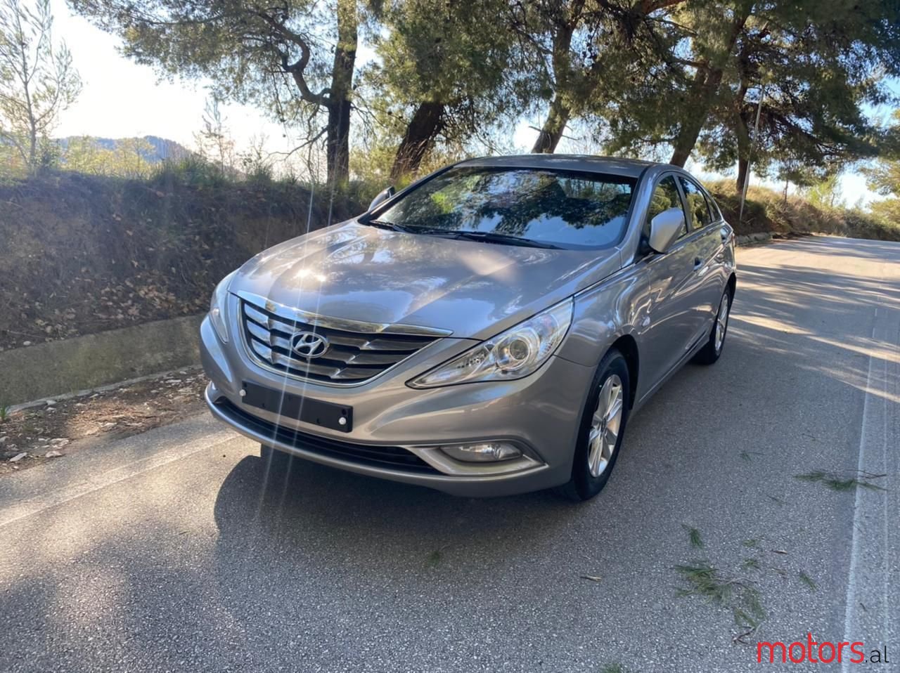 2010' Hyundai Sonata photo #2