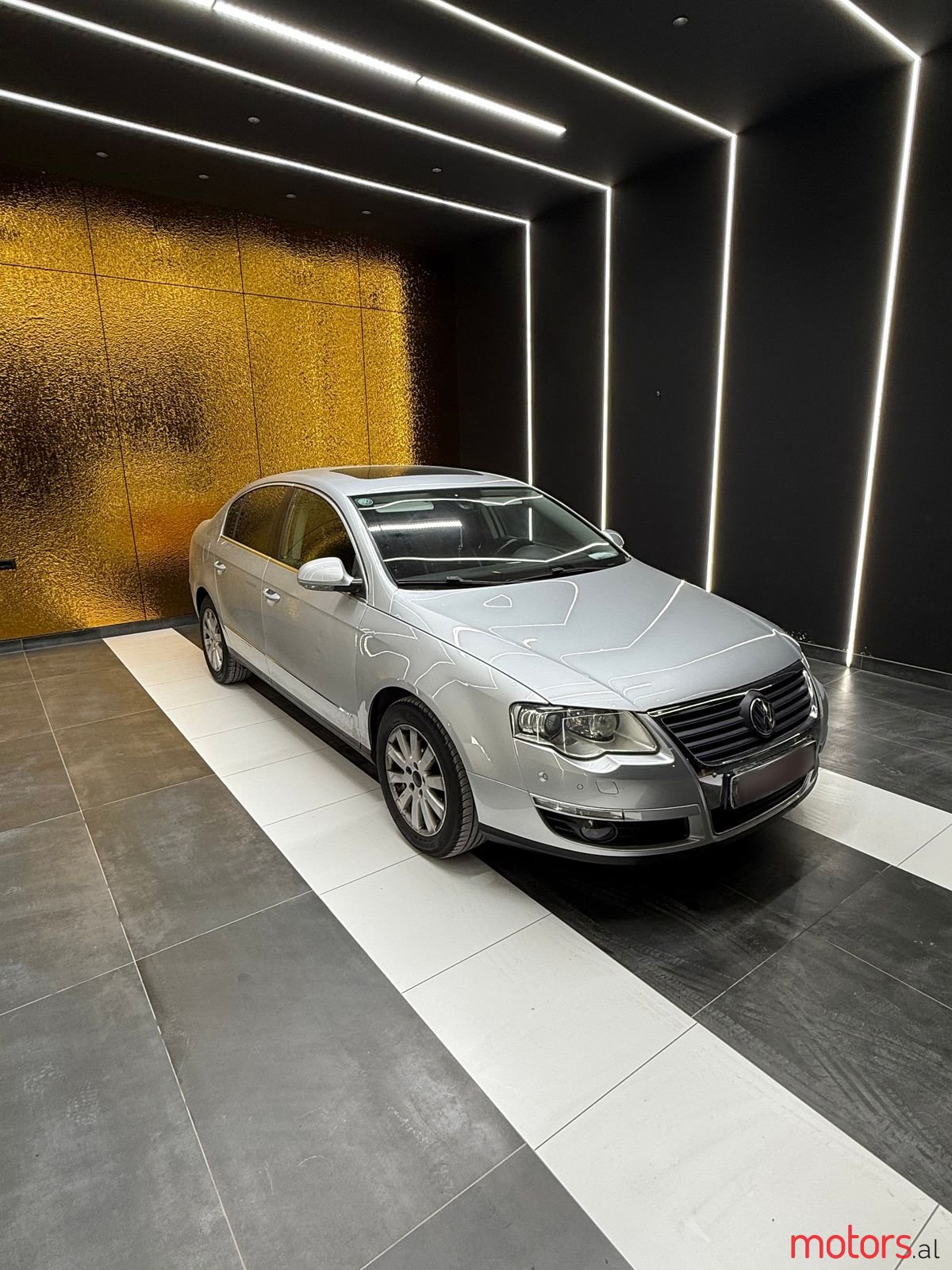 2010' Volkswagen Passat photo #3