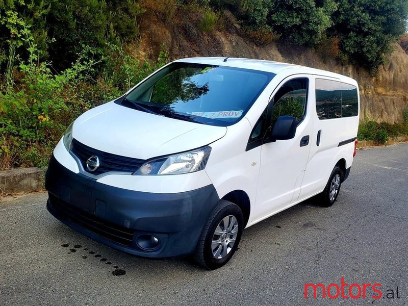 2012' Nissan NV200 photo #1