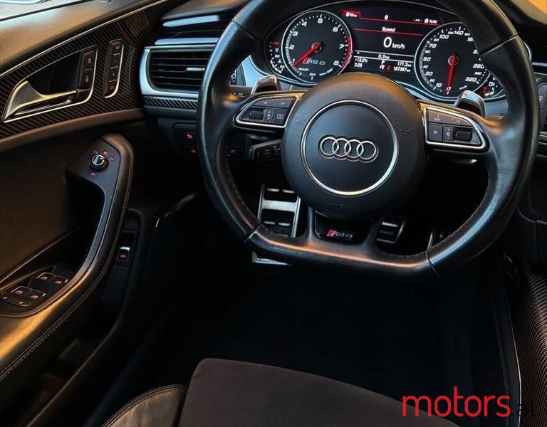 2016' Audi RS6 photo #5
