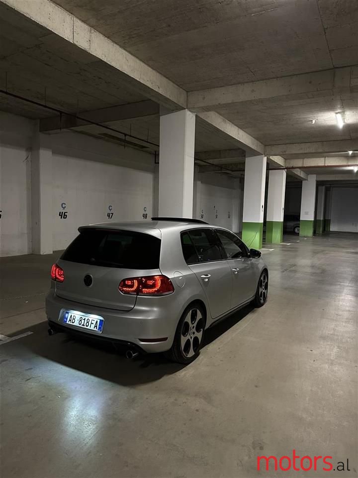 2011' Volkswagen Golf photo #5