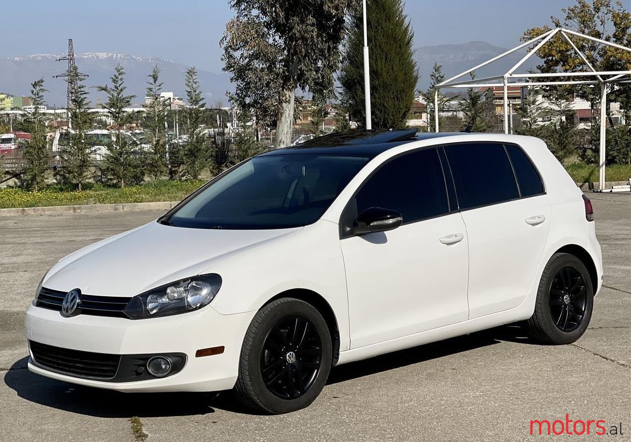2010' Volkswagen Golf photo #1