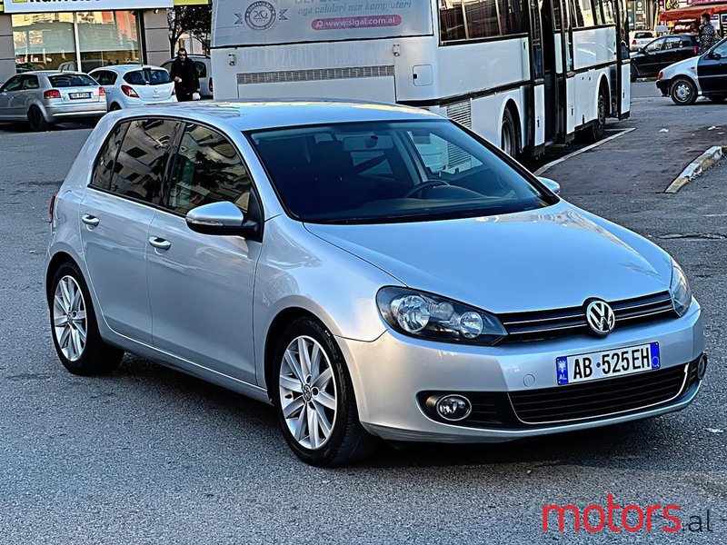 2010' Volkswagen Golf photo #1