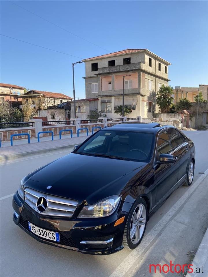 2012' Mercedes-Benz C 250 photo #5