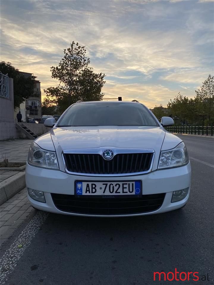 2013' Skoda Octavia photo #1