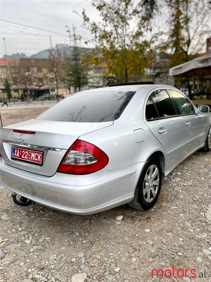 2008' Mercedes-Benz E 220 photo #5