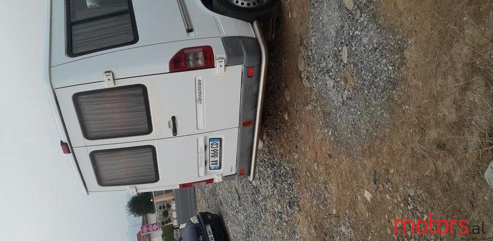 2003' Mercedes-Benz 220 photo #2