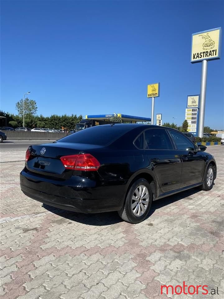 2012' Volkswagen Passat photo #5