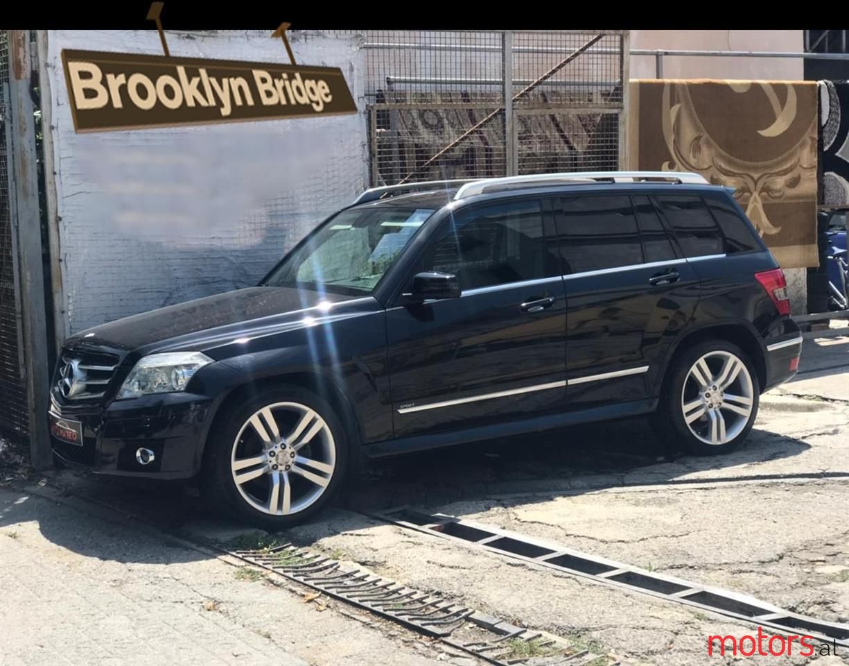 2010' Mercedes-Benz GLK 320 photo #2