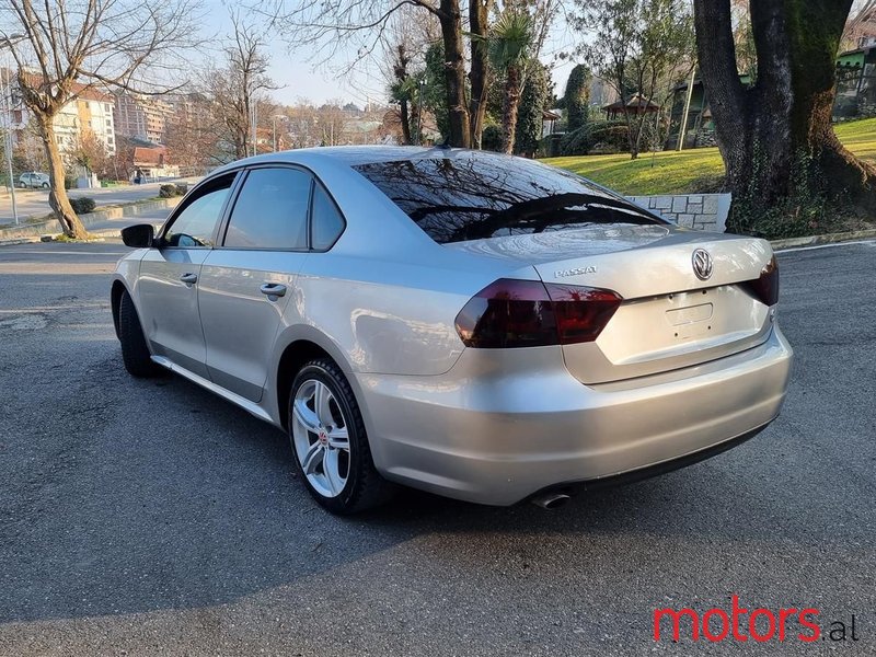 2013' Volkswagen Passat photo #3