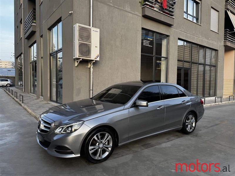 2014' Mercedes-Benz E 220 photo #3