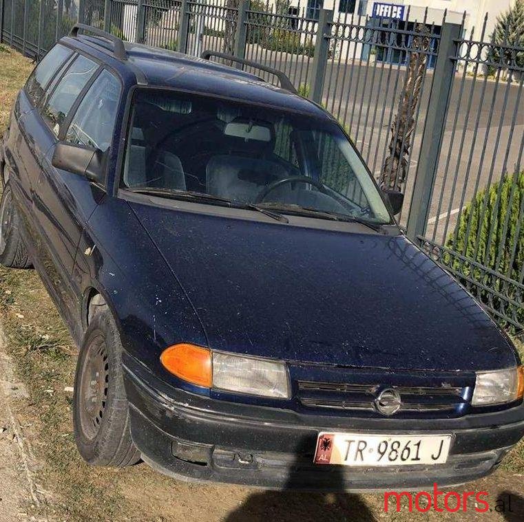 2004' Volkswagen Astra photo #2