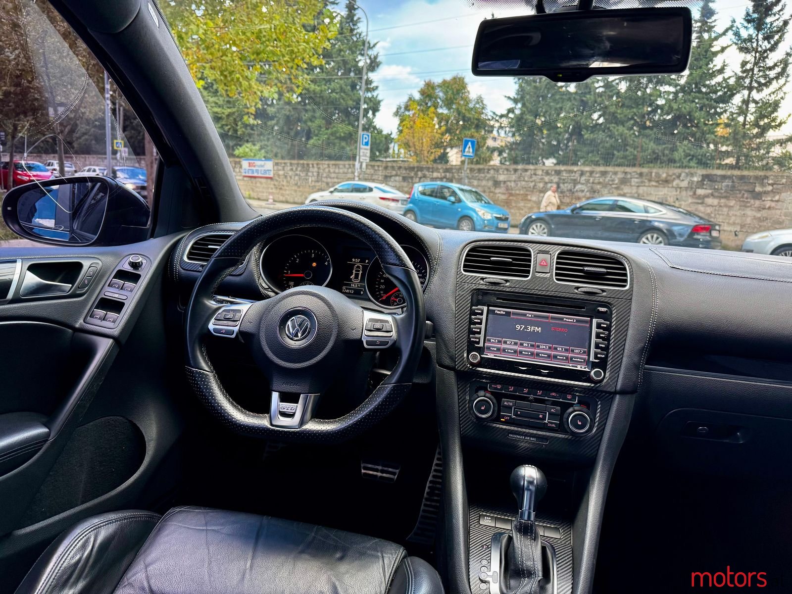 2010' Volkswagen Golf photo #4