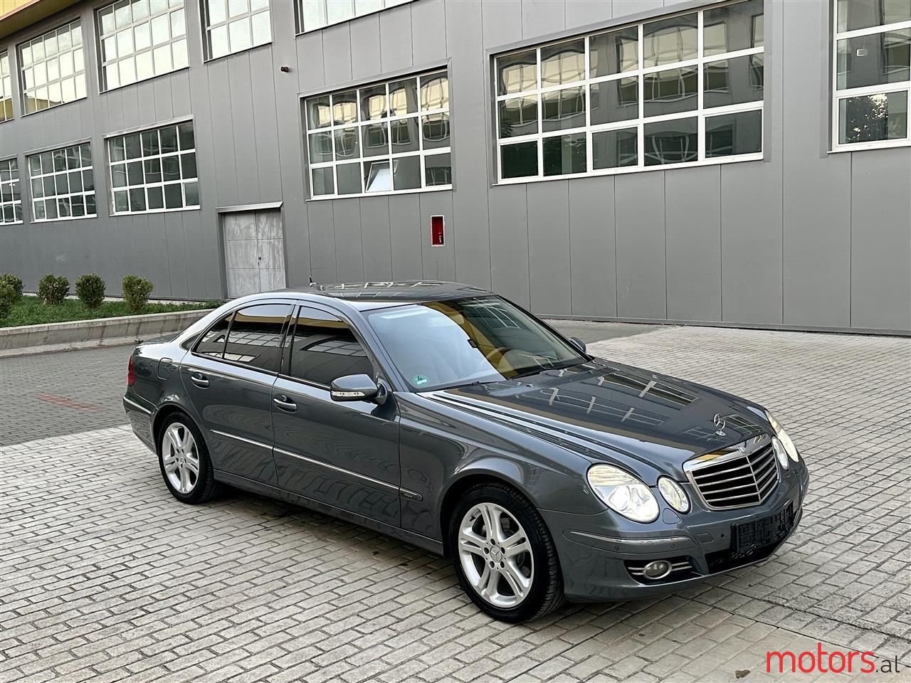 2008' Mercedes-Benz E 320 photo #5