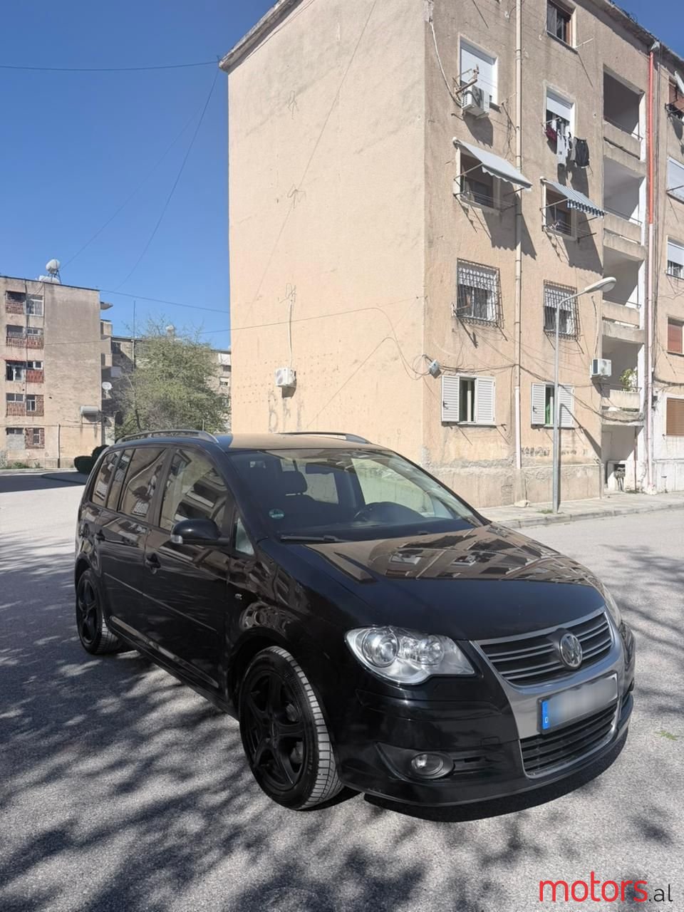 2009' Volkswagen Touran photo #6
