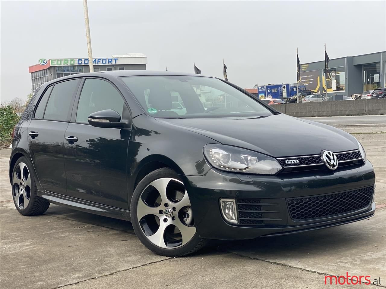 2011' Volkswagen Golf photo #6