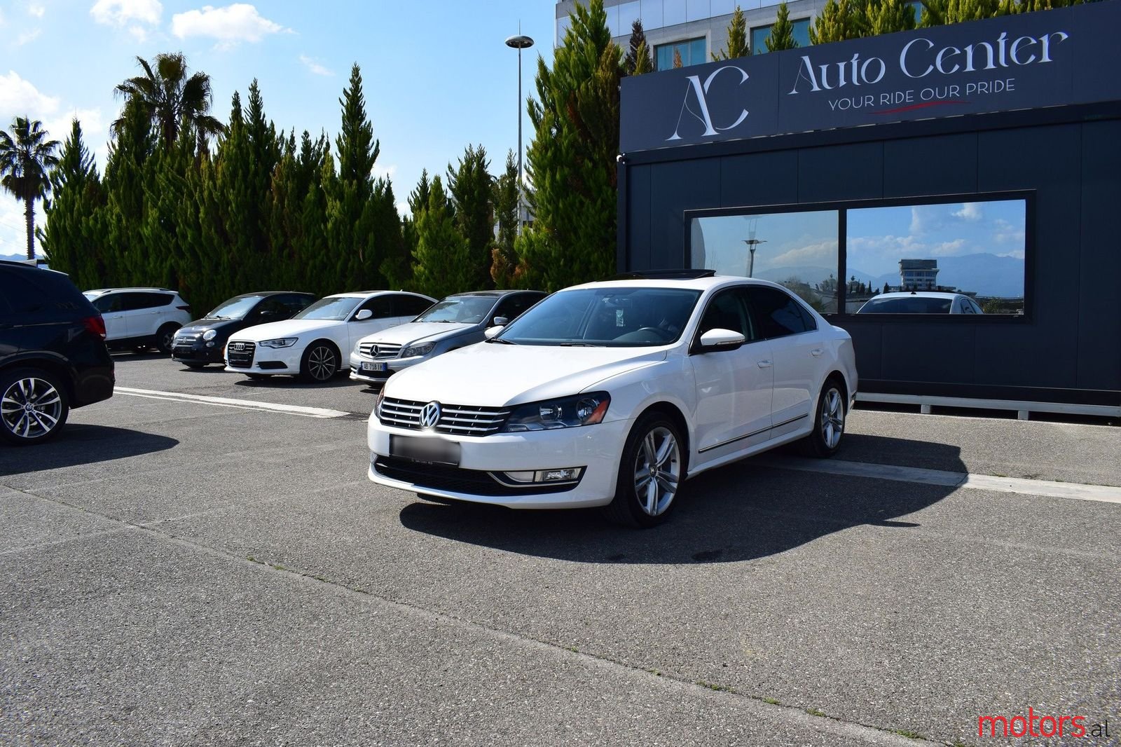 2013' Volkswagen Passat photo #1