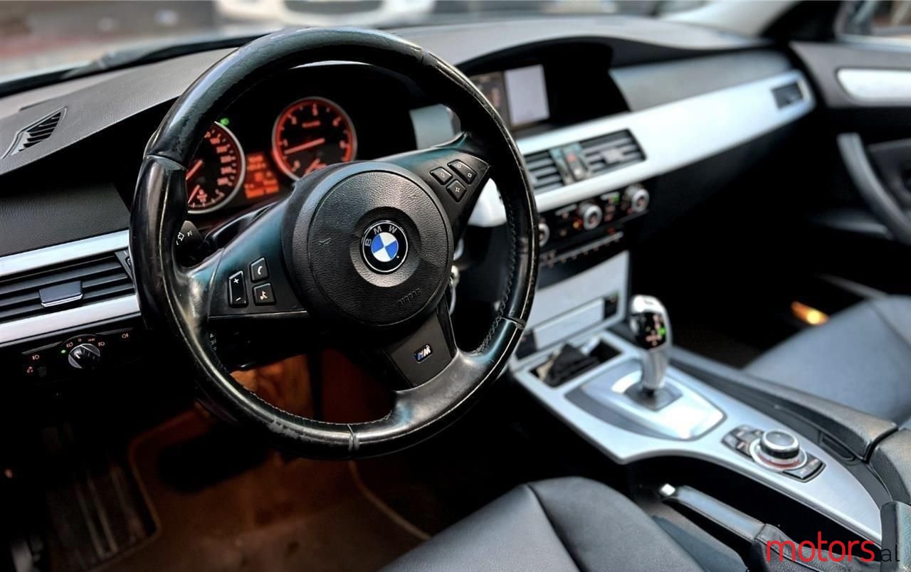 2009' BMW 530 photo #6