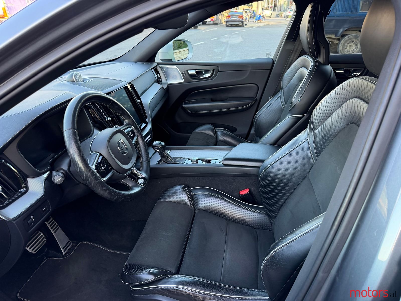 2019' Volvo Xc 60 photo #6