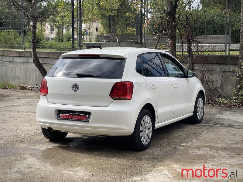 2010' Volkswagen Polo photo #4