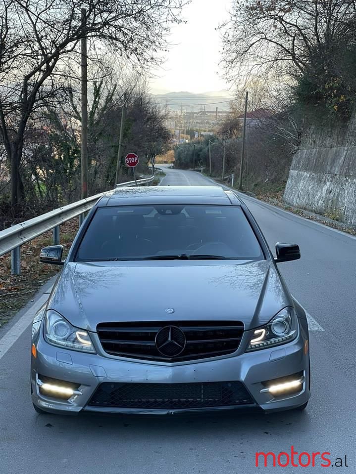 2012' Mercedes-Benz C 300 photo #2